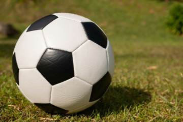 足坛最龌龊罚点球排行榜 TOP10 ，看看这些奇葩的罚点球方式！（配图示意）